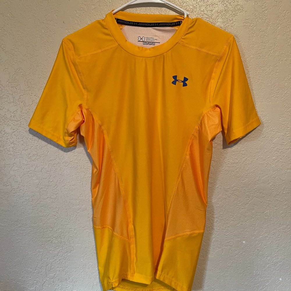 NWOT Men's Under Armour Workout Tee. Compression fit. Heat Gear